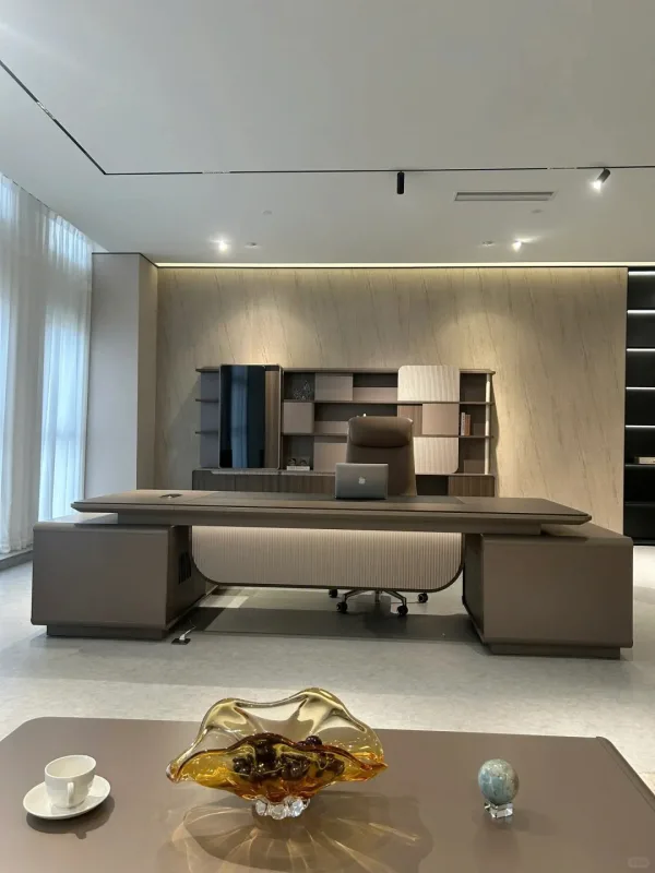 Bàn làm việc giám đốc + trưởng phòng BLVGD14