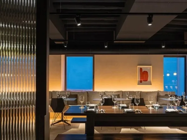THIẾT KẾ NỘI THẤT NHÀ HÀNG QUẬN 1 PHONG CÁCH INDUSTRIAL CHIC