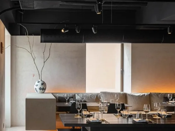 THIẾT KẾ NỘI THẤT NHÀ HÀNG QUẬN 1 PHONG CÁCH INDUSTRIAL CHIC